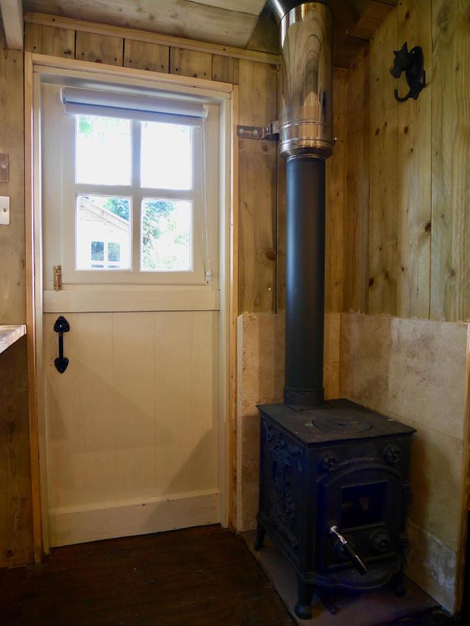 The Wayside Shepherd Hut 볼리외 외부 사진