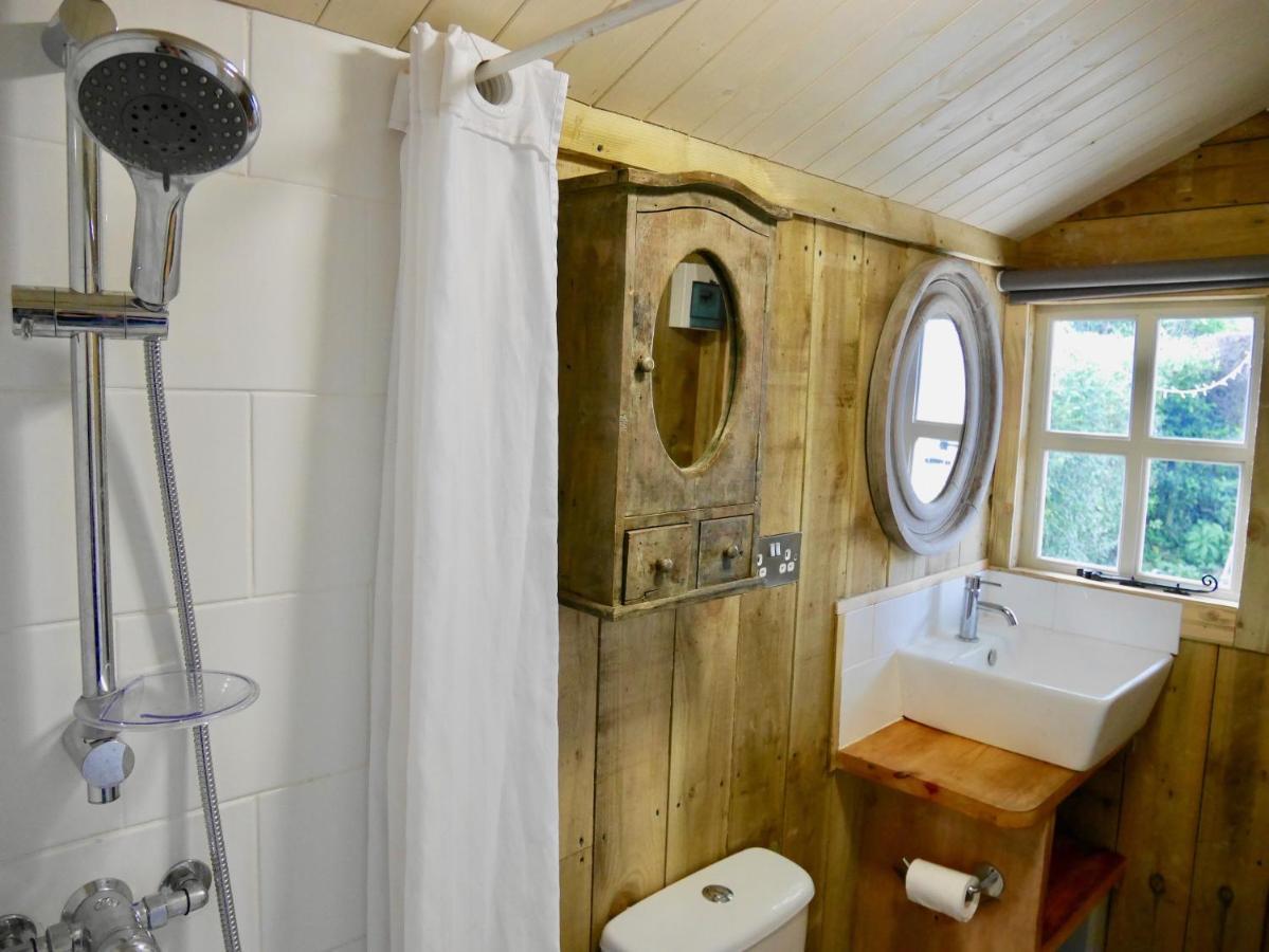 The Wayside Shepherd Hut 볼리외 외부 사진